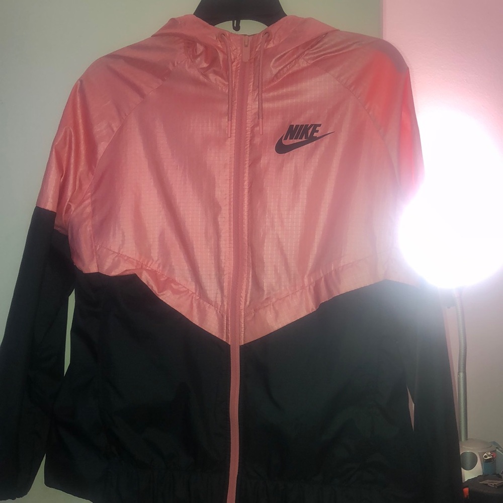 NIKE WINDRUNNER